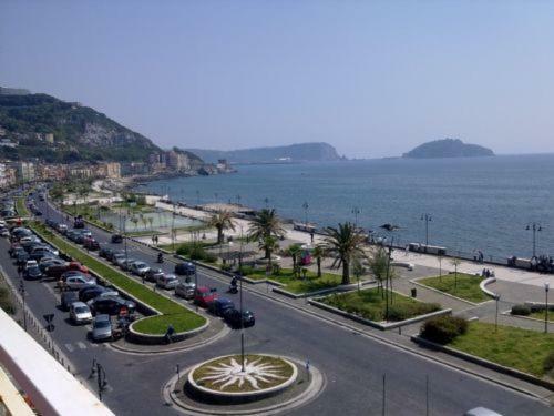 Posidonia Apartment Pozzuoli Luaran gambar